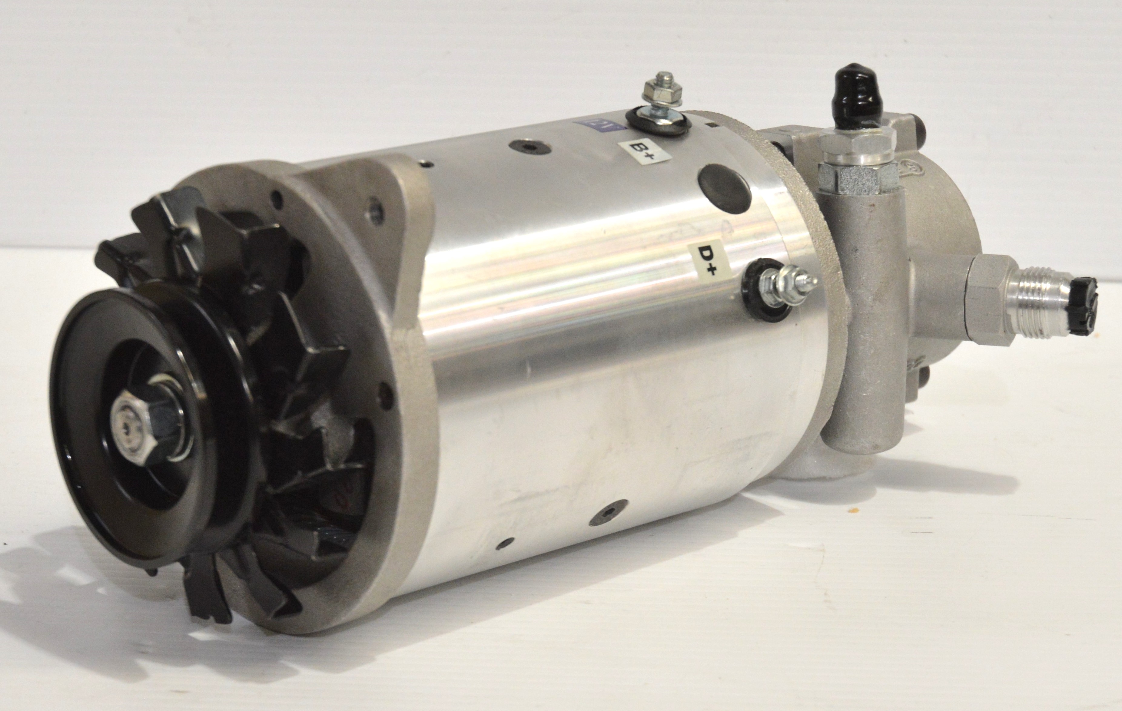 Dynogen Chev 90amps & supplied with power steering pump fitt...