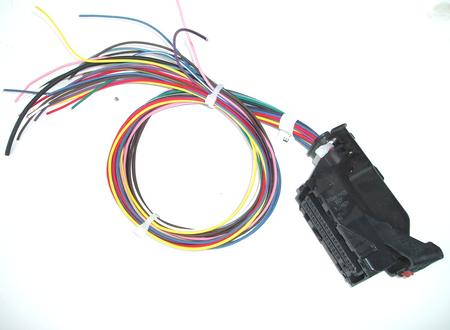 E38 ECM CONNECTOR BLACK